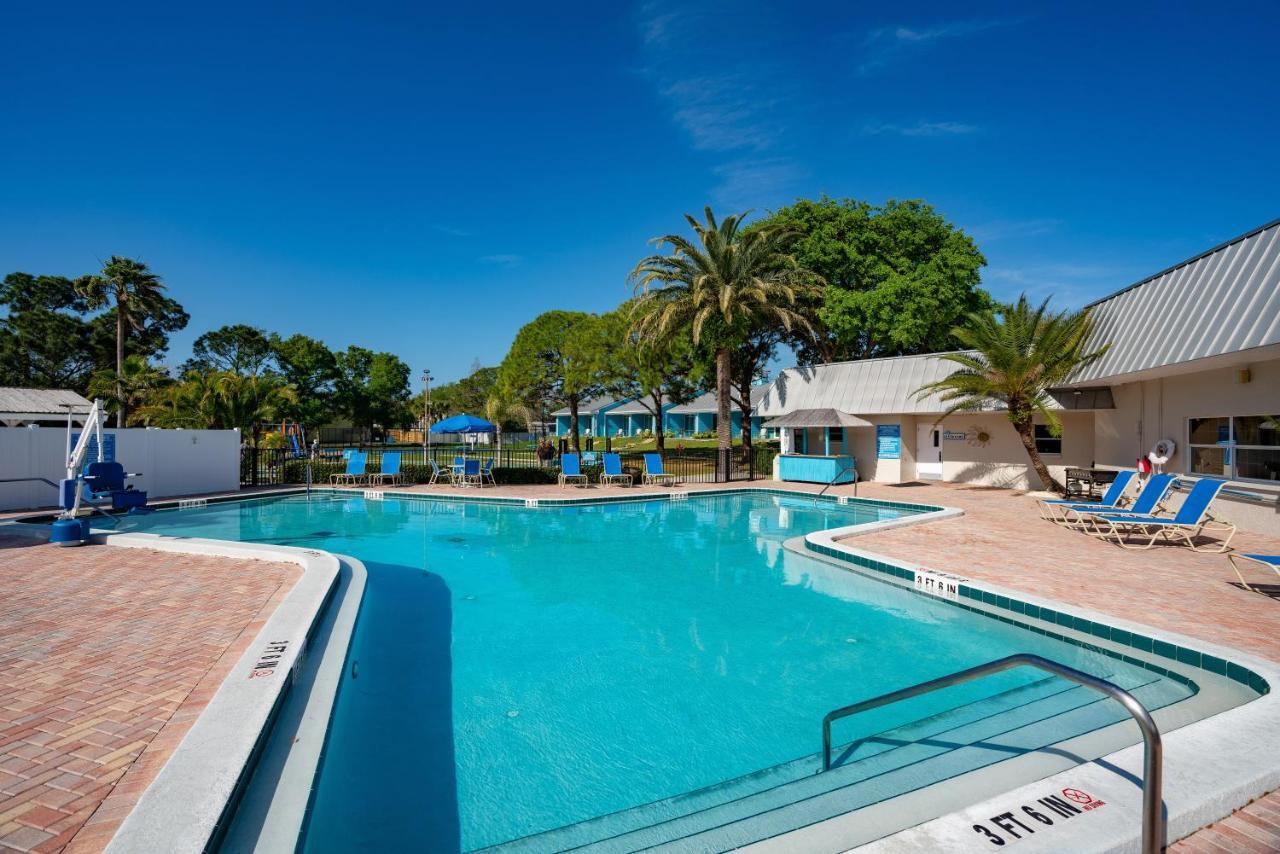 Sun Retreats Dunedin Bagian luar foto